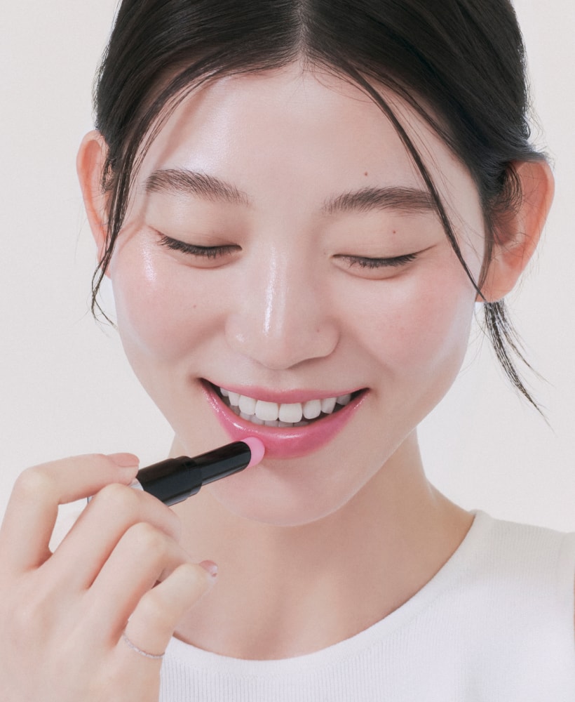 A Model using HERA New Sensual Nude Balm